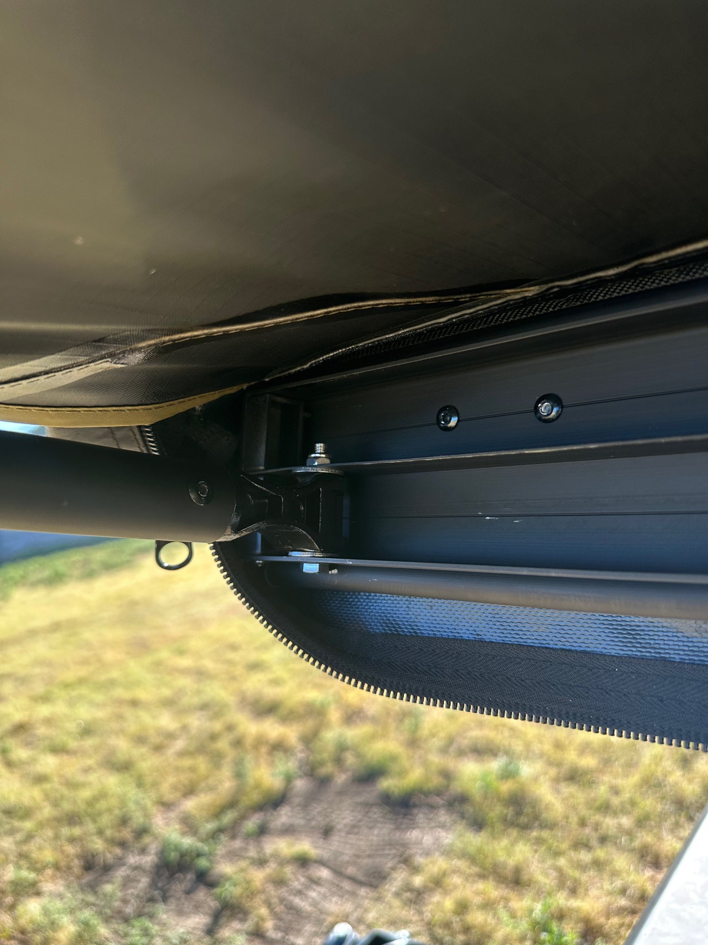 23Zero Bushman 90° Awning 90 x 98